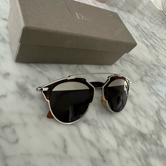 Authentic DIOR sunglasses - Picture 2 of 5